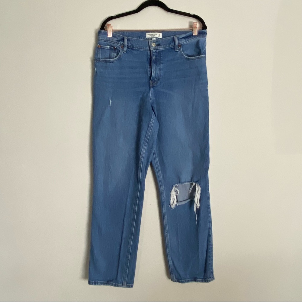 Abercrombie & Fitch - 90s Relaxed High Rise Jeans - size 10 - curve love
